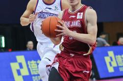 开云平台-包含吴前33分创CBA季后赛个人得分新高，广东队晋级总决赛的词条