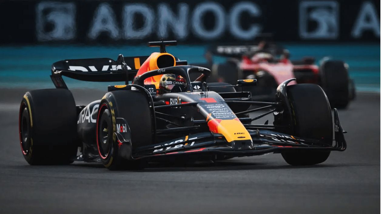 红牛二队力克红牛车队,汉密尔顿高光表现的简单介绍 红牛二队力克红牛车队,汉密尔顿高光表现的简单介绍